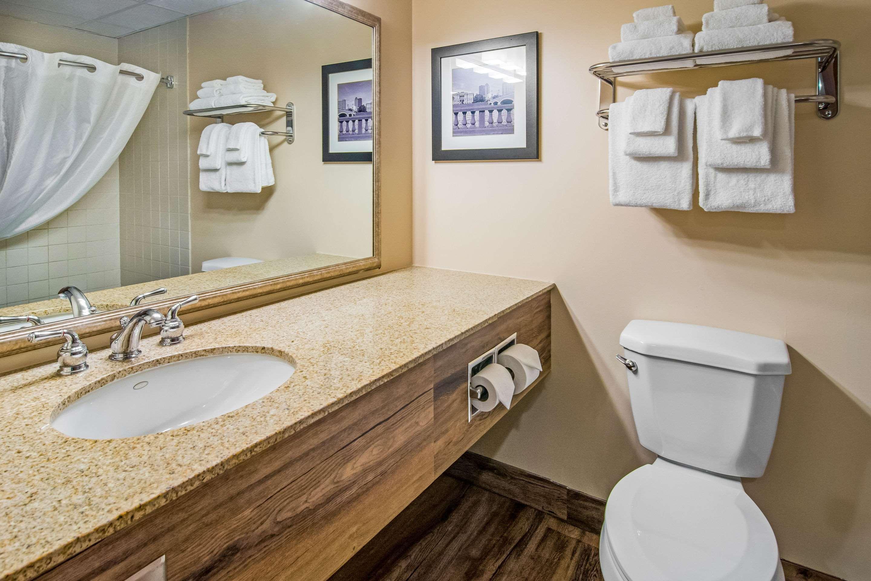 Quality Inn & Suites Virginia Luaran gambar